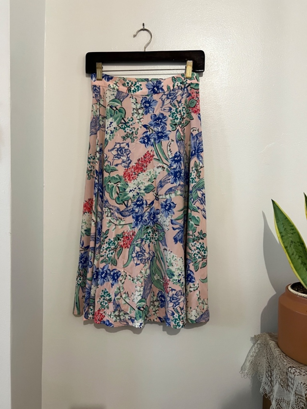 American Apparel Lulu Midi Skirt, Deadstock Floral Print Blush Pink, XS/S - Picture 2 of 3